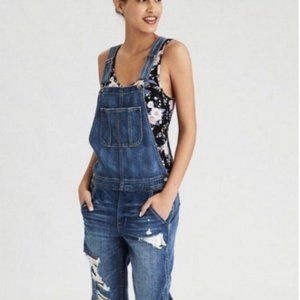 NWOT AE Tomgirl Distressed Overalls (XL)